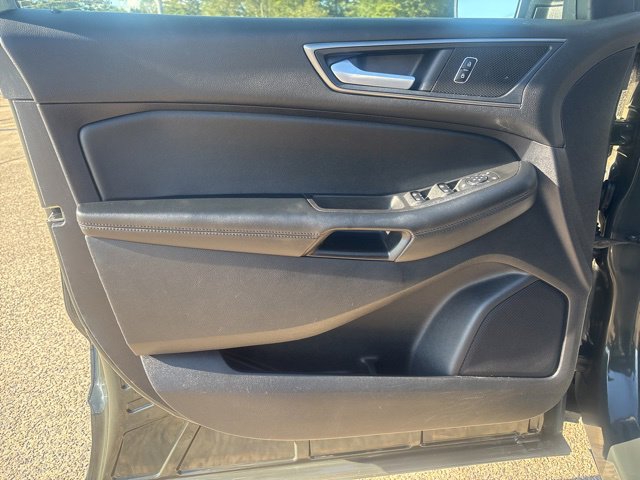 Used 2022 Ford Edge SE image 16