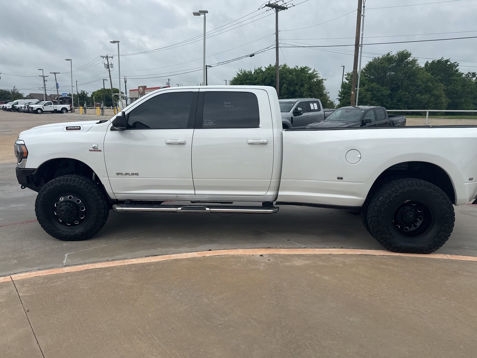Used 2022 RAM 3500 Big Horn AWD/4WD image 7