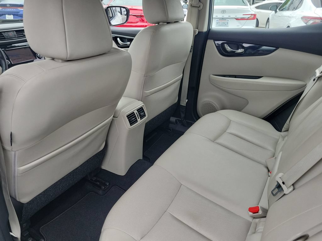 Used 2019 Nissan Rogue Sport SL FWD image 14