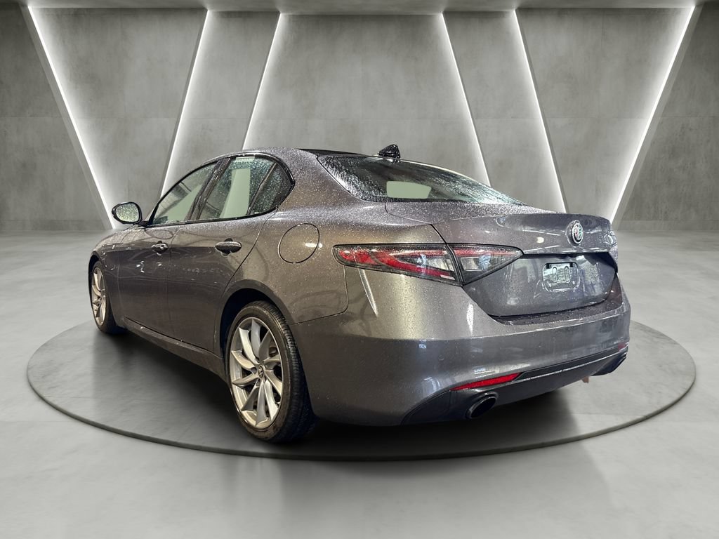 Used 2024 Alfa Romeo Giulia Ti RWD image 5