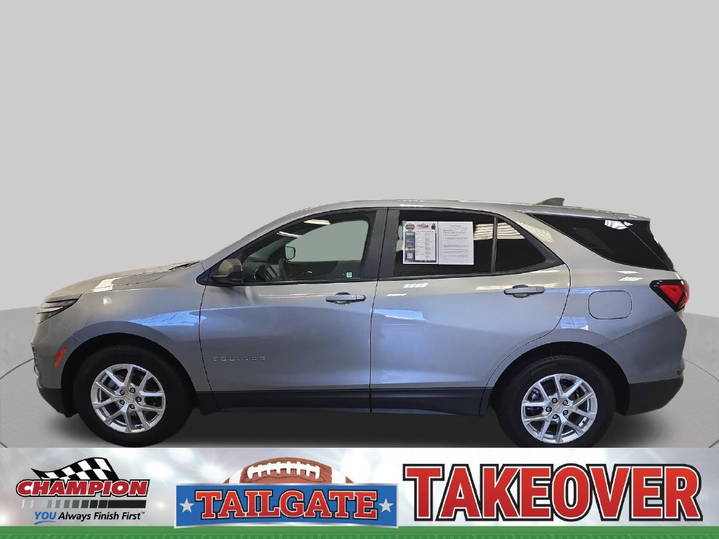 Used 2024 Chevrolet Equinox LS w/ LS Convenience Package FWD image 2