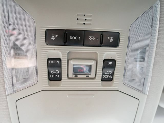 Used 2021 Toyota RAV4 XLE Premium AWD/4WD image 24