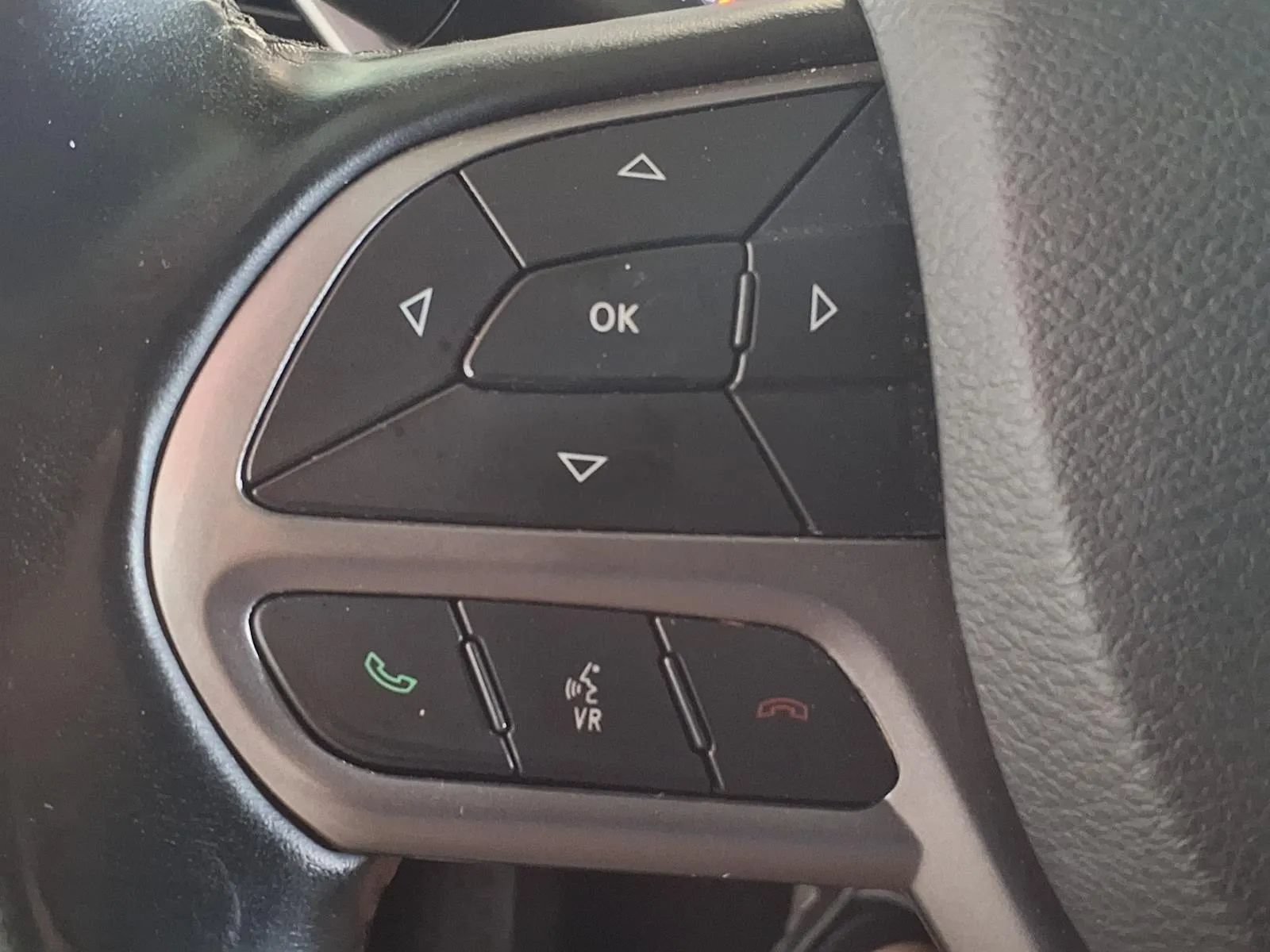 Used 2019 Jeep Cherokee Limited AWD/4WD image 26