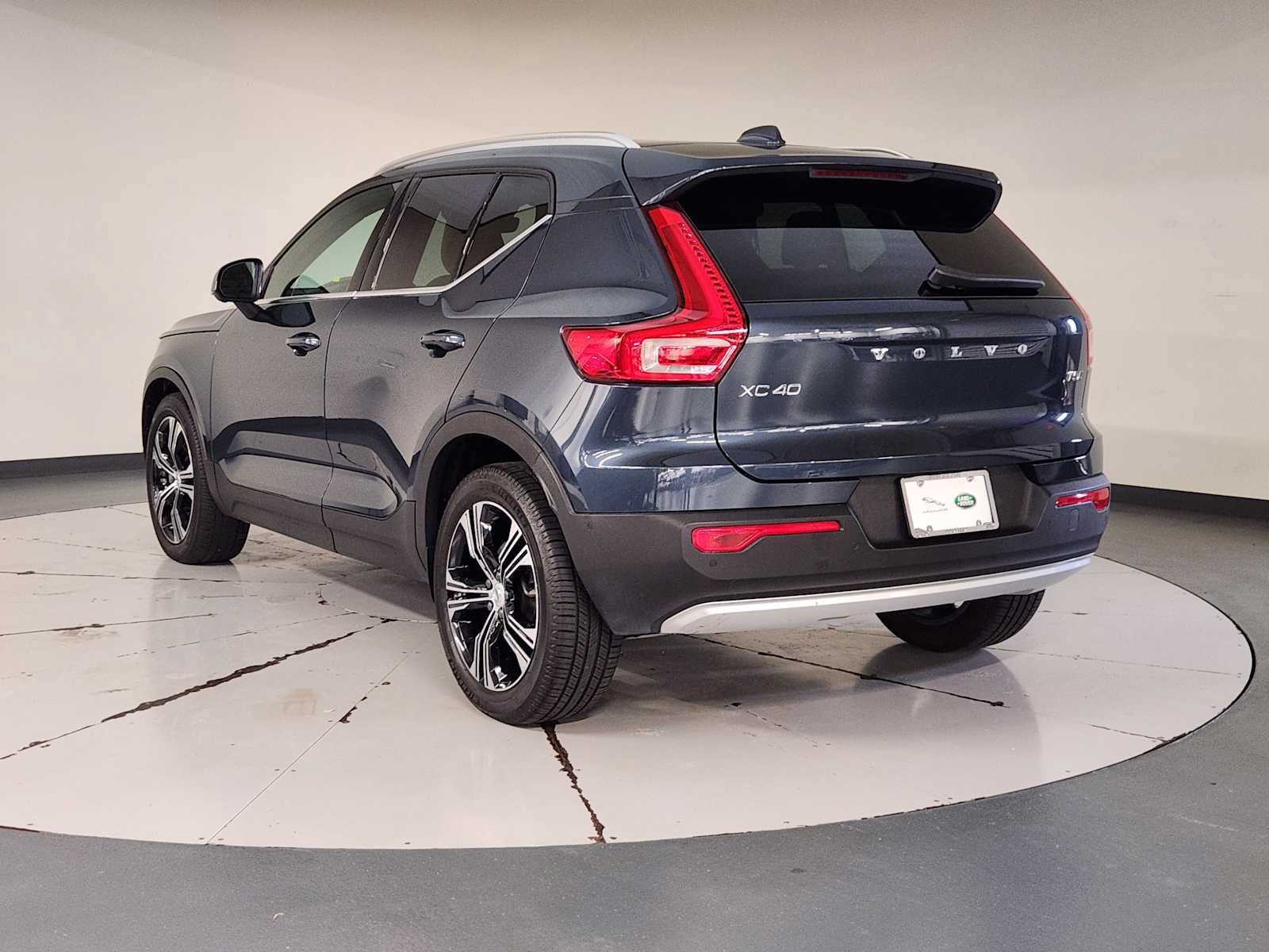 Used 2021 Volvo XC40 T5 Inscription w/ Protection Package Premier AWD/4WD image 6