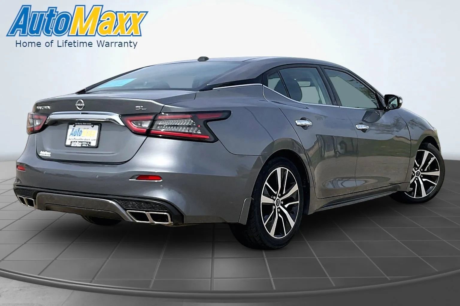 Used 2023 Nissan Maxima SL FWD image 9
