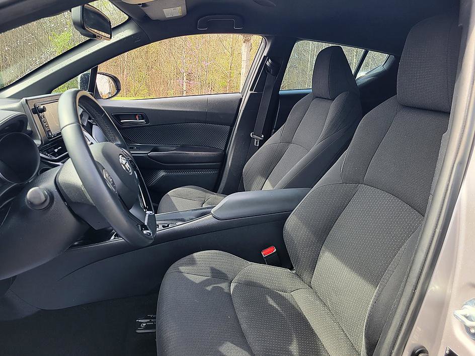 Used 2018 Toyota C-HR XLE image 11