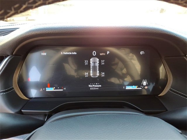 Used 2025 Jeep Grand Cherokee Limited w/ Luxury Tech Group II image 17