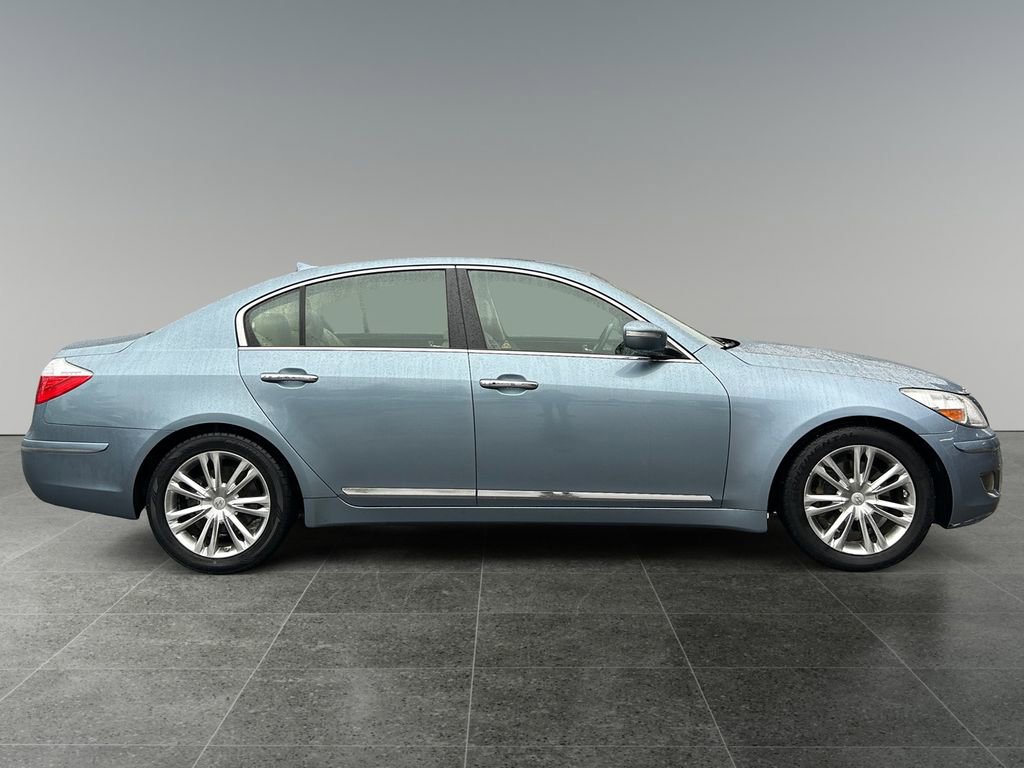 Used 2011 Hyundai Genesis 4.6 image 11