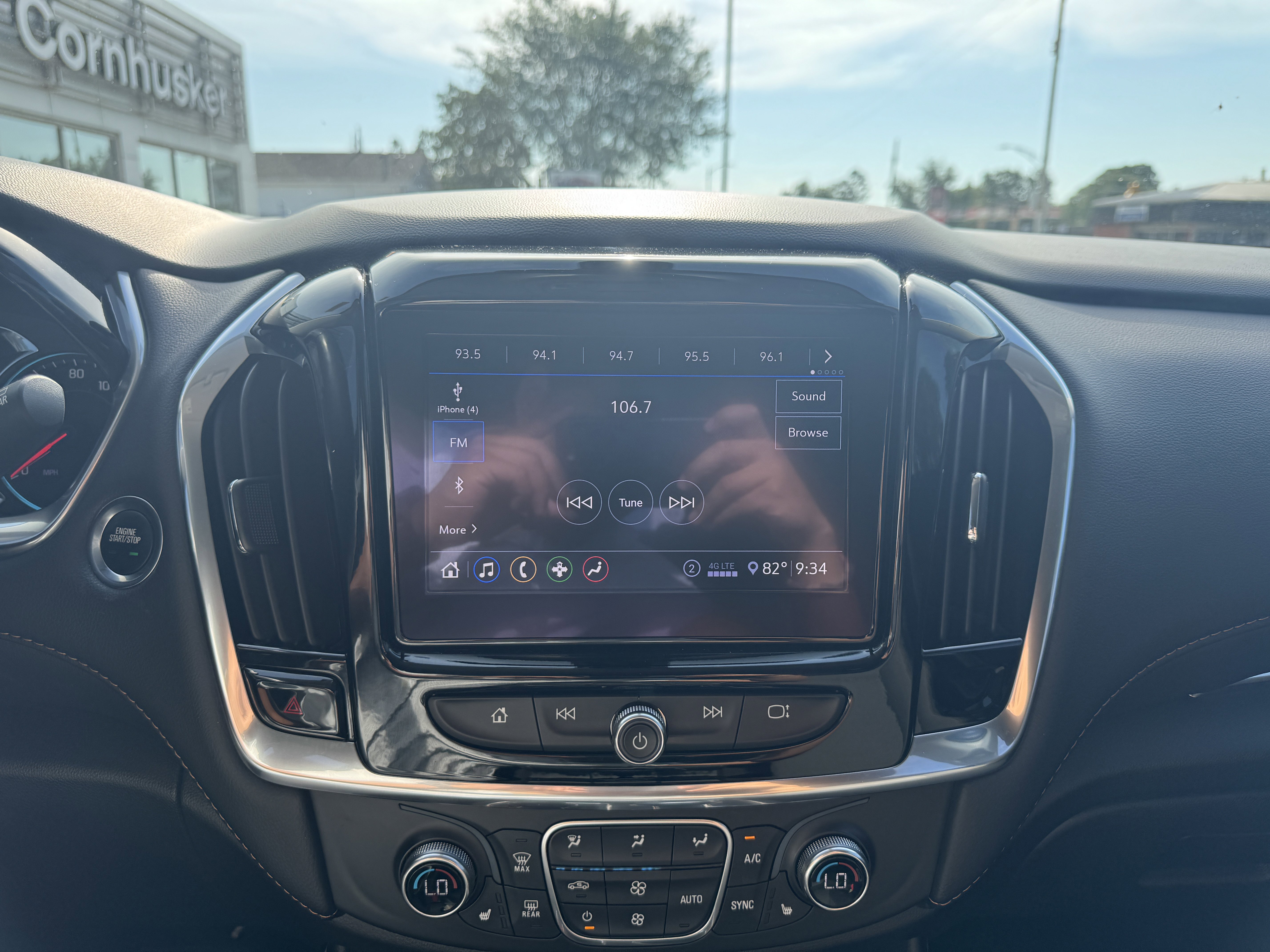 Used 2020 Chevrolet Traverse LT image 21