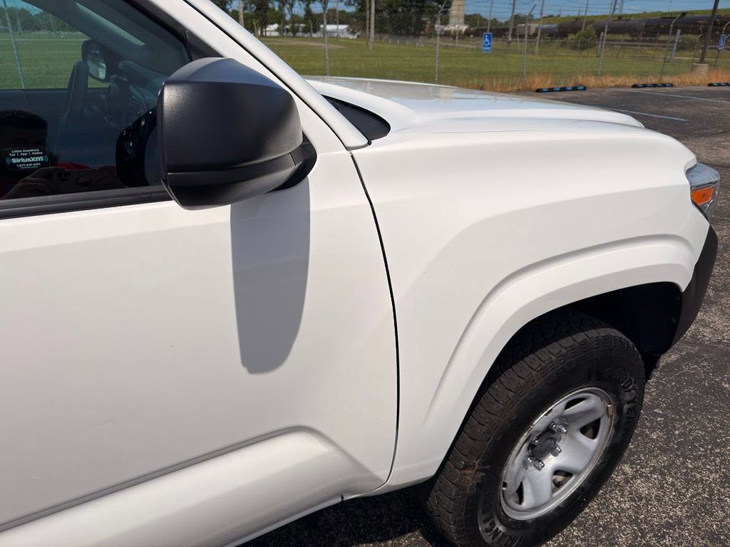 Used 2022 Toyota Tacoma SR AWD/4WD image 3