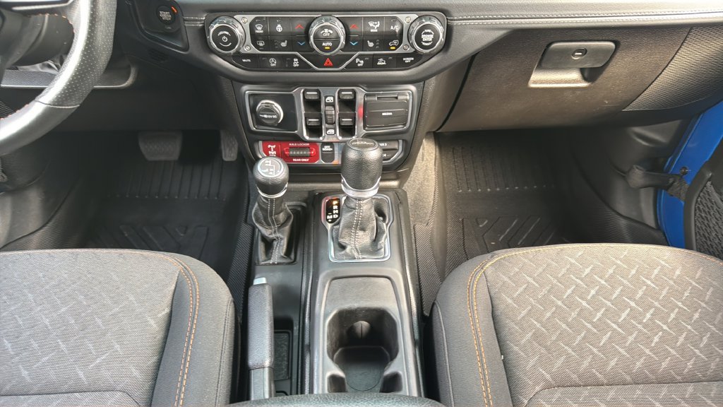 Used 2024 Jeep Gladiator Mojave w/ Safety Group AWD/4WD image 22