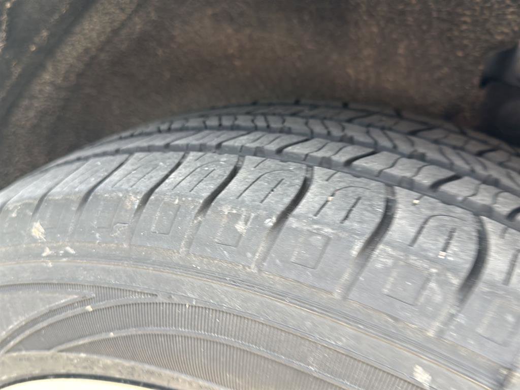 Used 2022 Ford Escape SE w/ SE Sport Appearance Package image 5