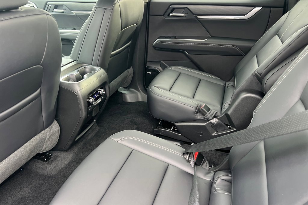 New 2026 GMC Acadia Elevation w/ Black Edition image 9