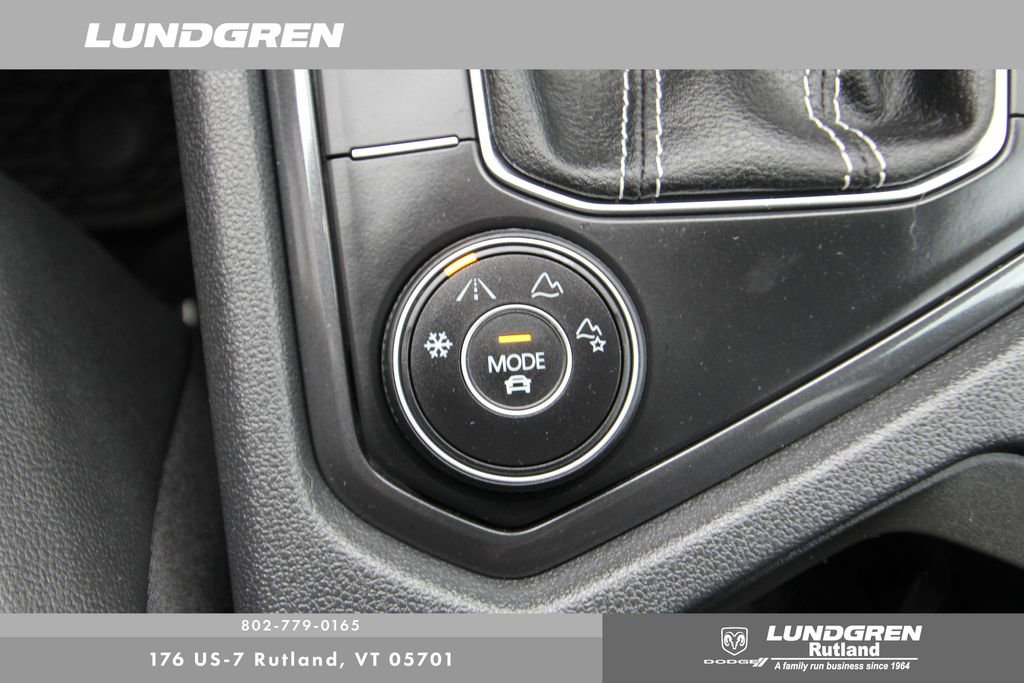 Used 2023 Volkswagen Tiguan SE R-Line image 29