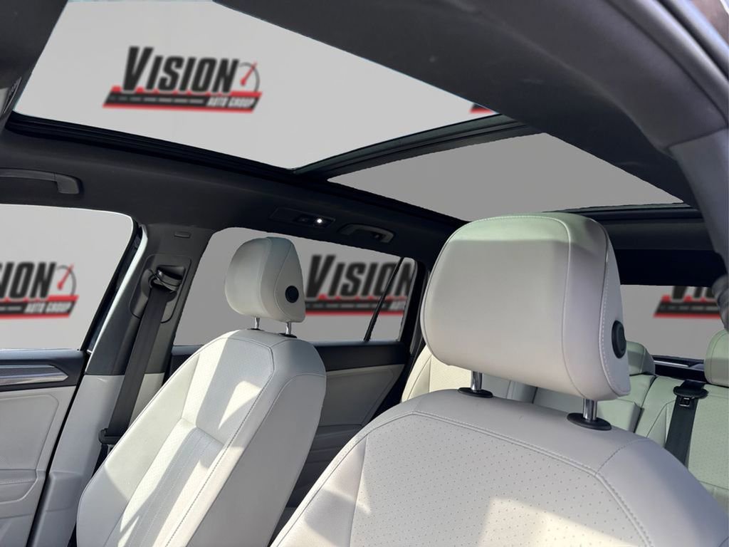 Used 2023 Volkswagen Tiguan SE R-Line image 21