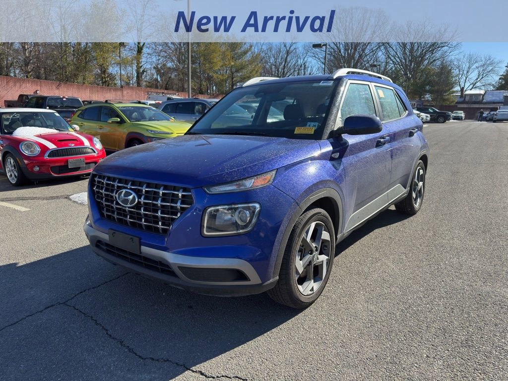 Used 2025 Hyundai Venue SEL image 1