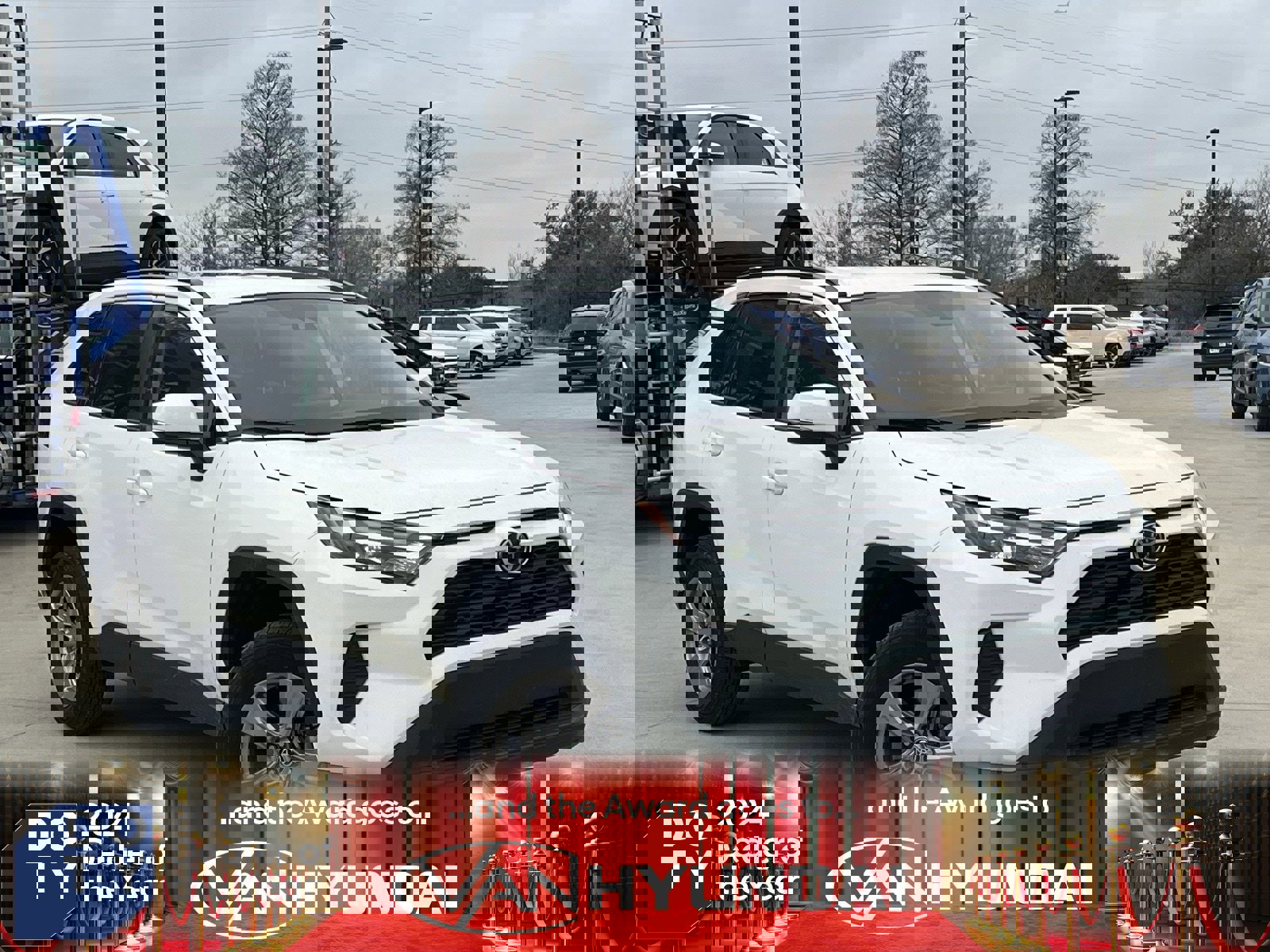 Used 2025 Toyota RAV4 XLE image 1