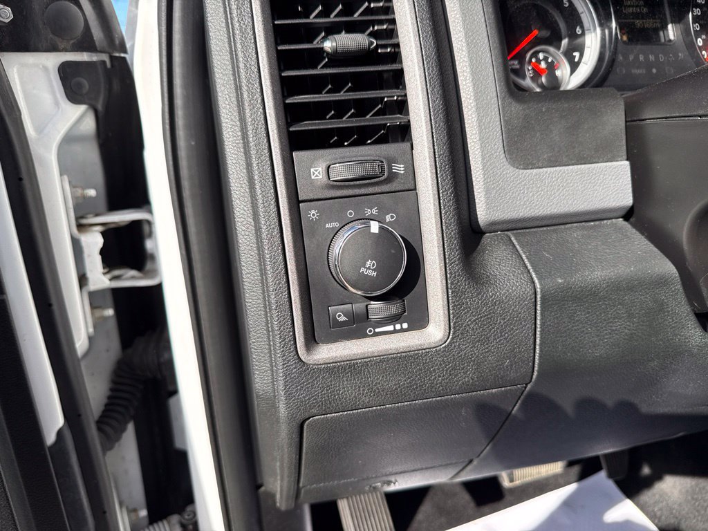 Used 2015 RAM 1500 Express AWD/4WD image 26