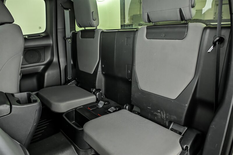 Used 2019 Toyota Tacoma SR w/ SX Package RWD image 16