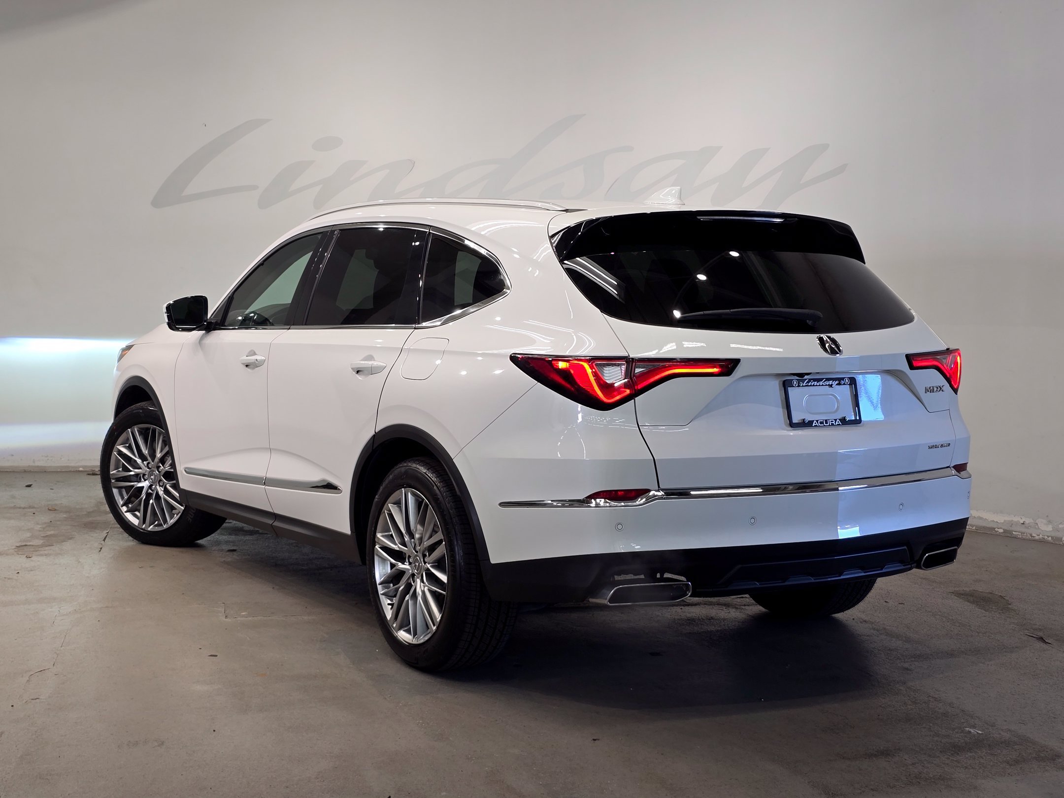 Used 2024 Acura MDX w/ Advance Package AWD/4WD image 4