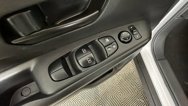 Used 2024 Nissan Kicks S FWD image 11