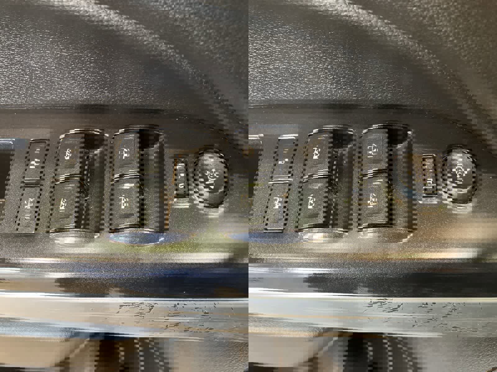 Used 2015 Chevrolet Colorado LT w/ Luxury Package AWD/4WD image 12