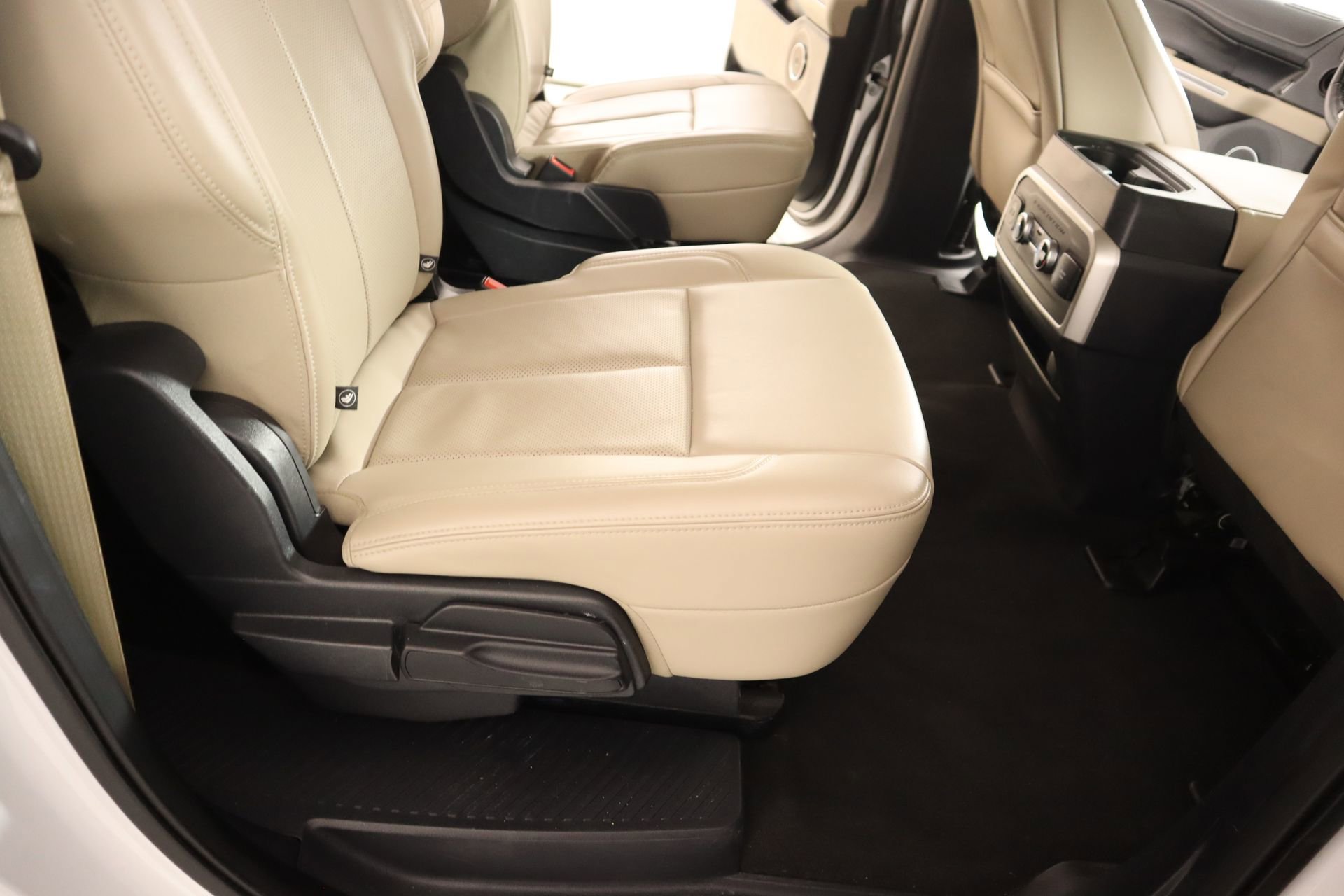 Used 2024 Ford Expedition Max XLT image 16