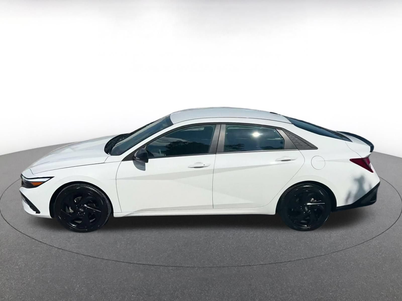 Used 2026 Hyundai Elantra Sport FWD image 8