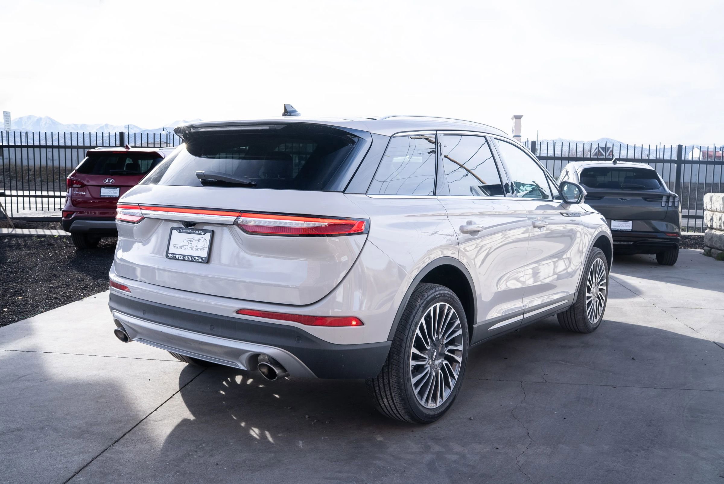 Used 2022 Lincoln Corsair Reserve AWD/4WD image 9