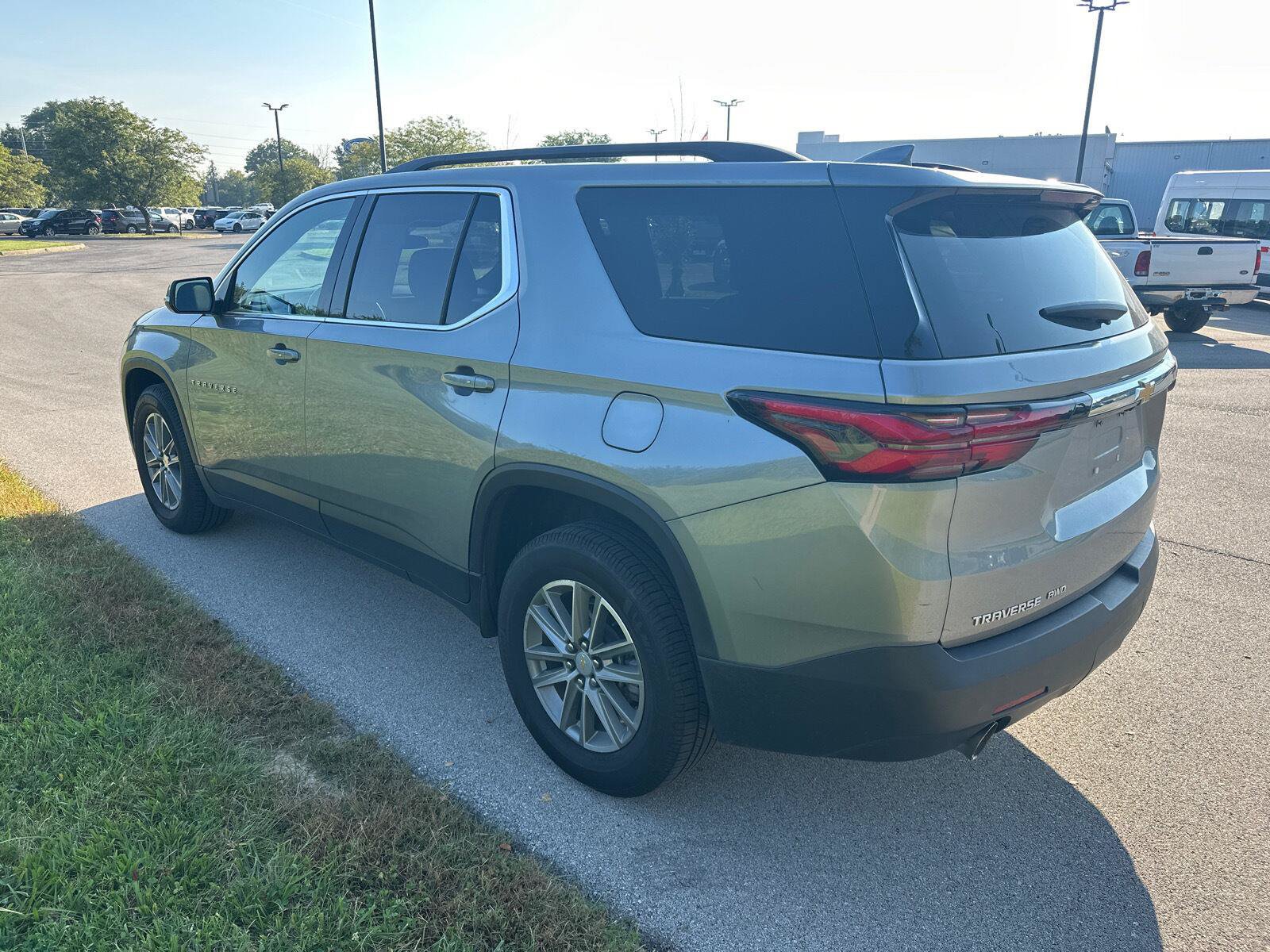 Used 2023 Chevrolet Traverse LT AWD/4WD image 3