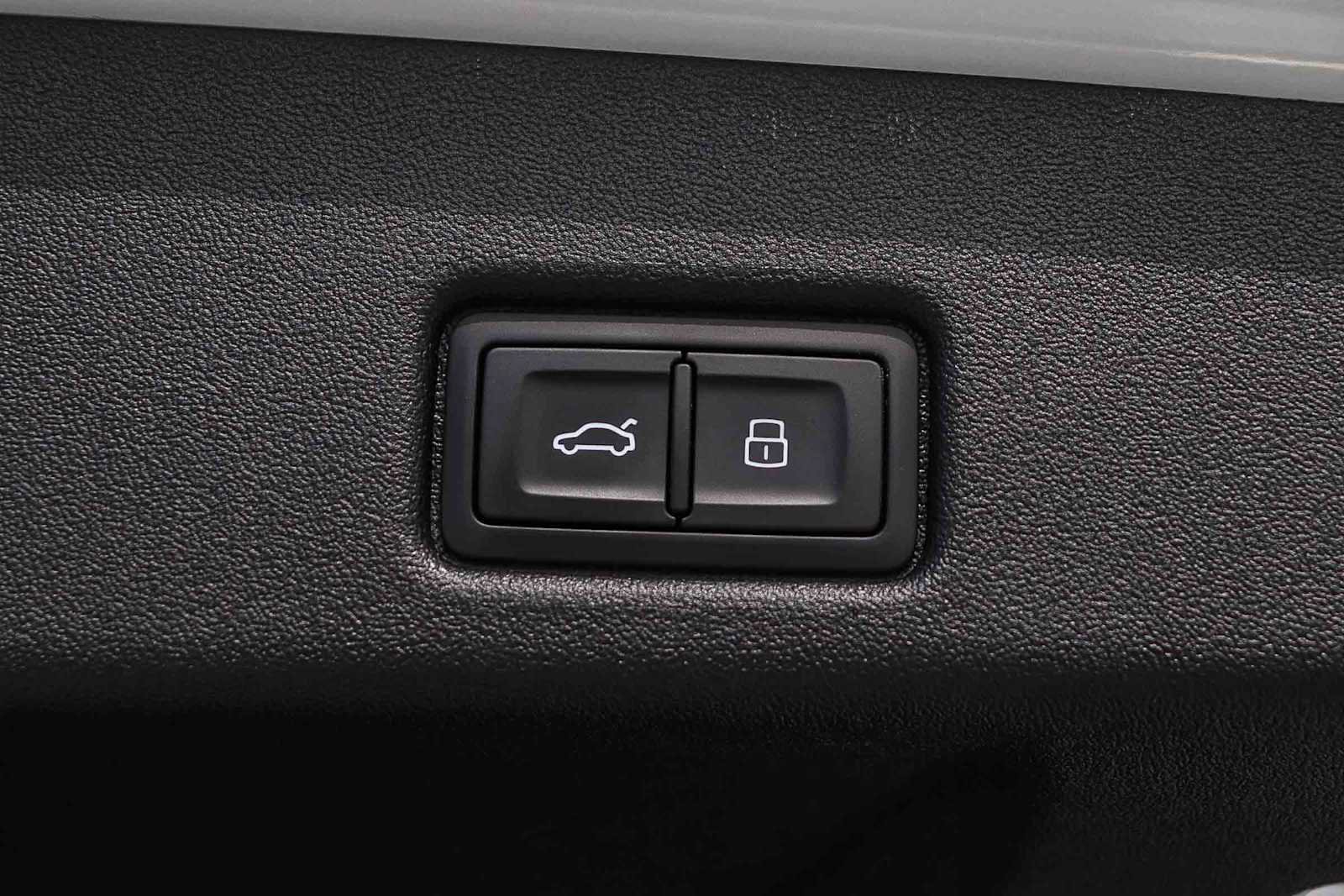 Used 2025 Audi Q5 Premium Plus w/ Premium Plus image 37