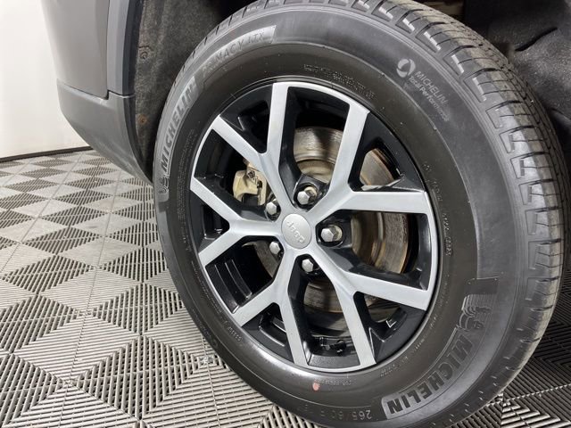 Used 2023 Jeep Grand Cherokee L Limited image 16