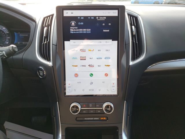 Used 2024 Ford Edge Titanium image 23