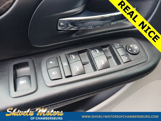 Used 2019 Dodge Grand Caravan SE w/ UConnect Hands-Free Group image 26