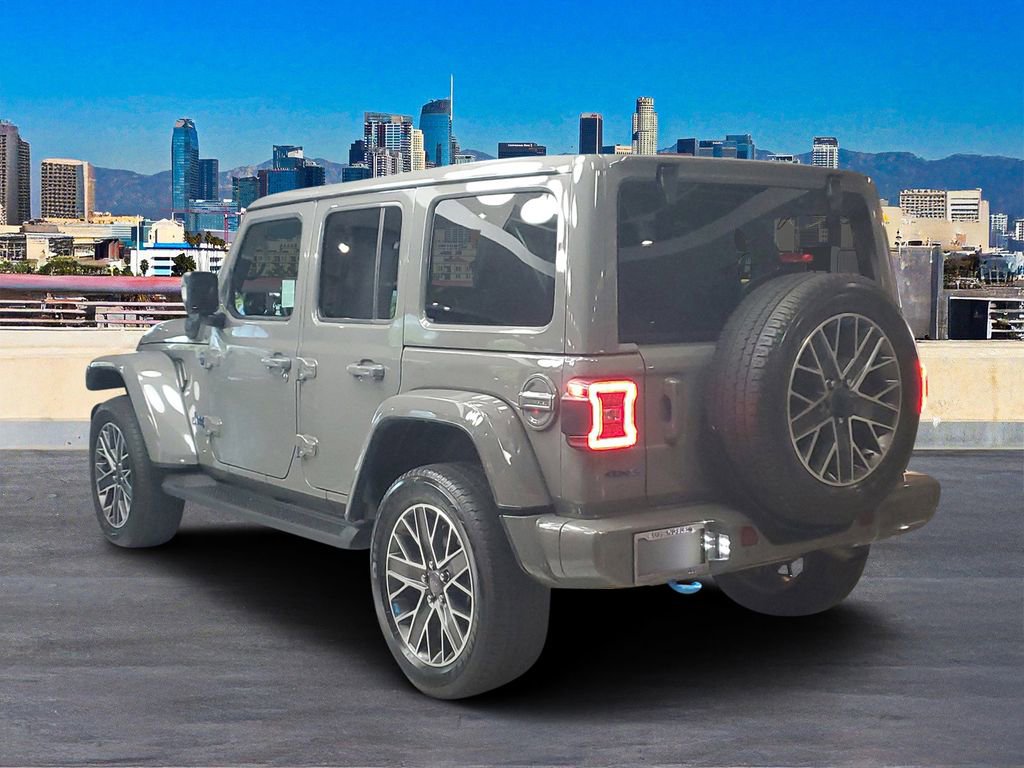 Used 2022 Jeep Wrangler Unlimited Sahara image 5