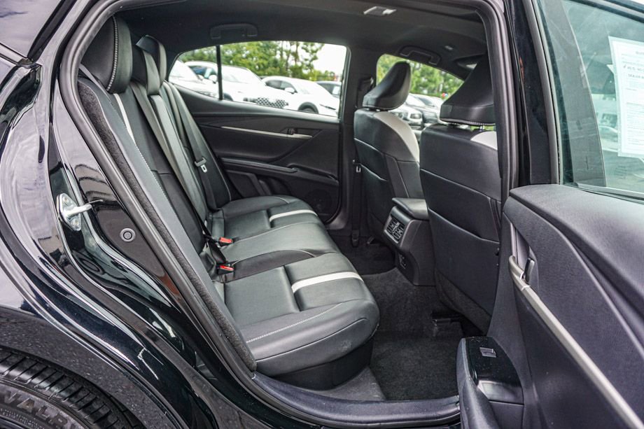 Used 2025 Toyota Camry SE image 19