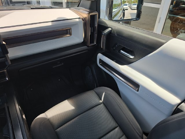 Certified 2025 GMC Hummer EV 3X AWD/4WD image 15
