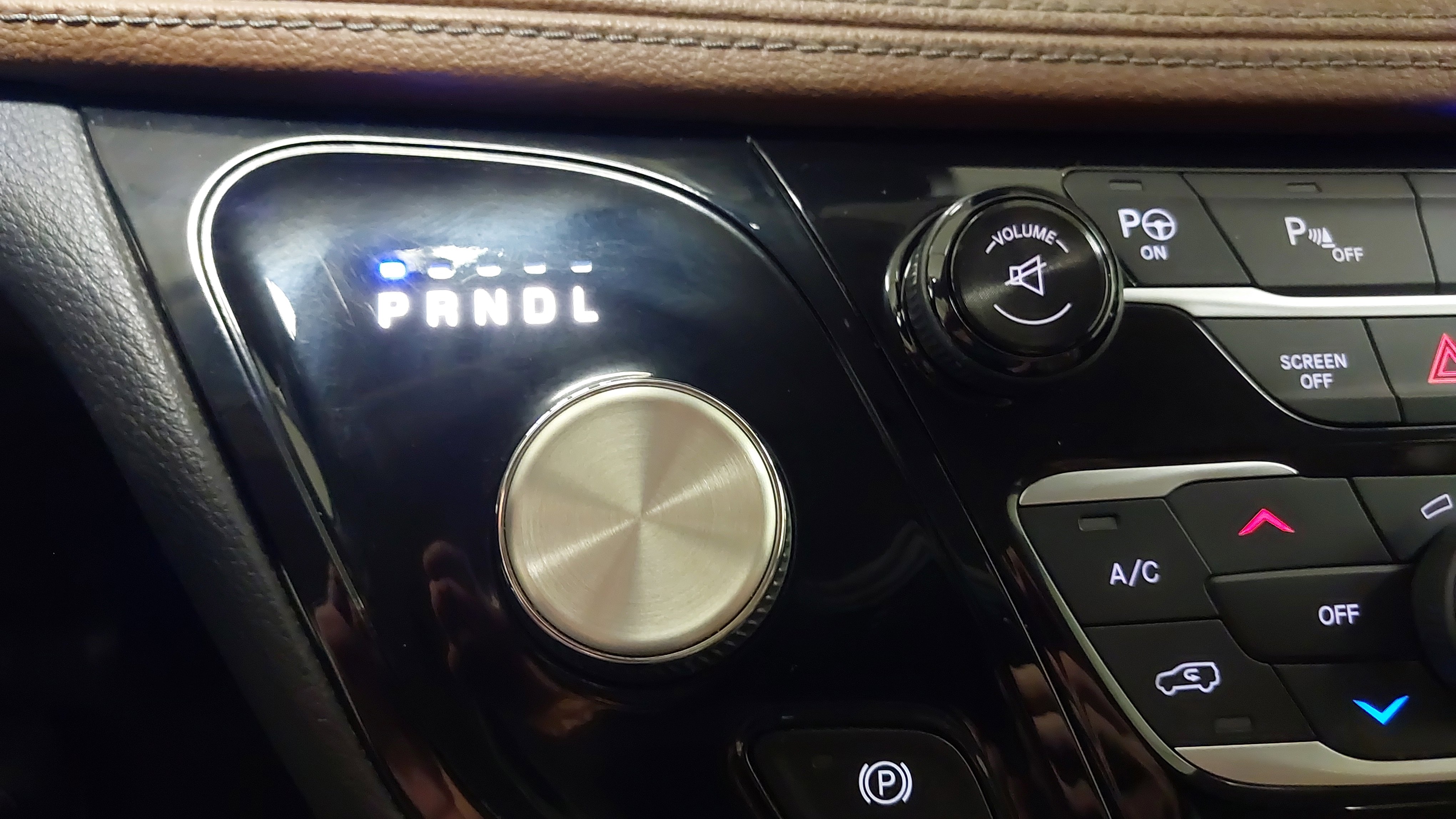 Used 2017 Chrysler Pacifica Limited w/ UConnect Theater Package image 21