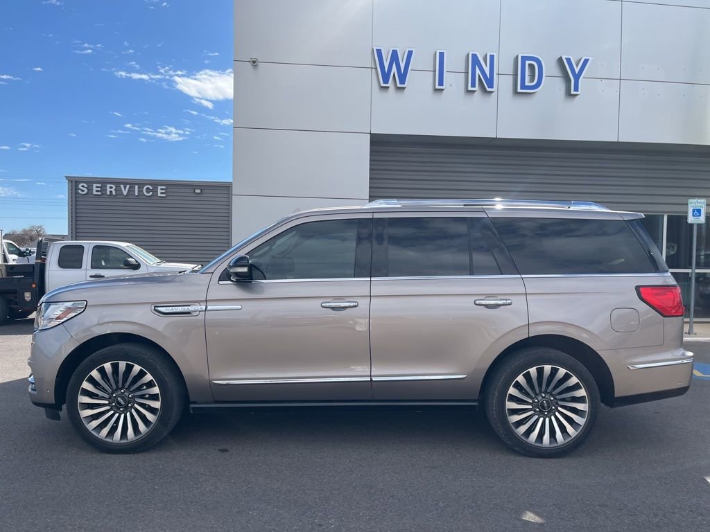 Used 2019 Lincoln Navigator Reserve image 10