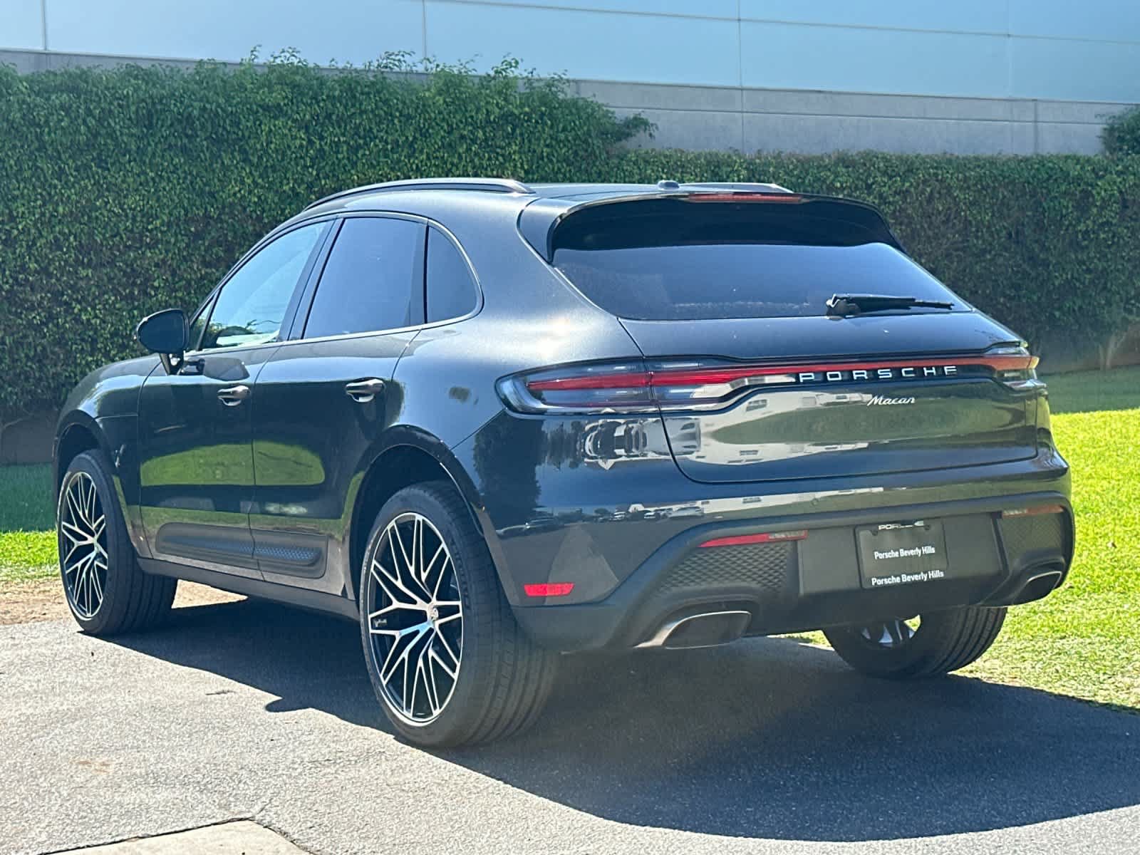 New 2026 Porsche Macan AWD/4WD image 3
