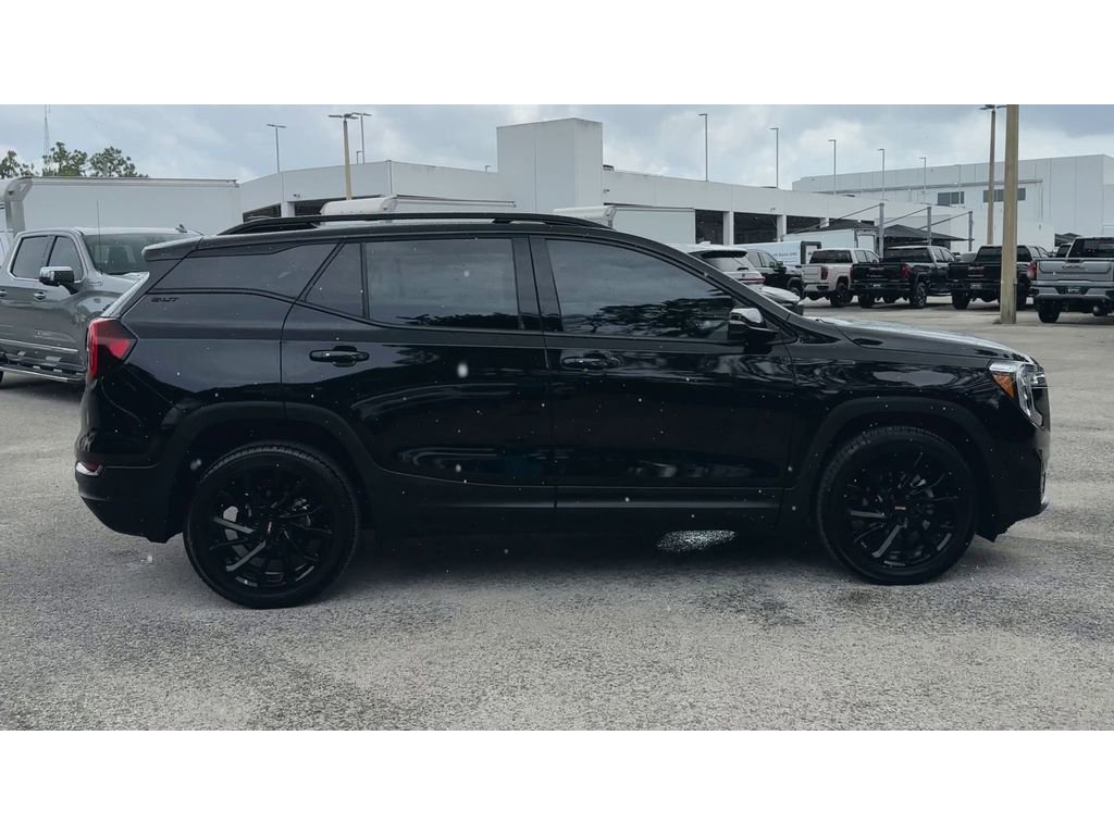 Certified 2023 GMC Terrain SLT w/ Elevation Edition FWD image 9