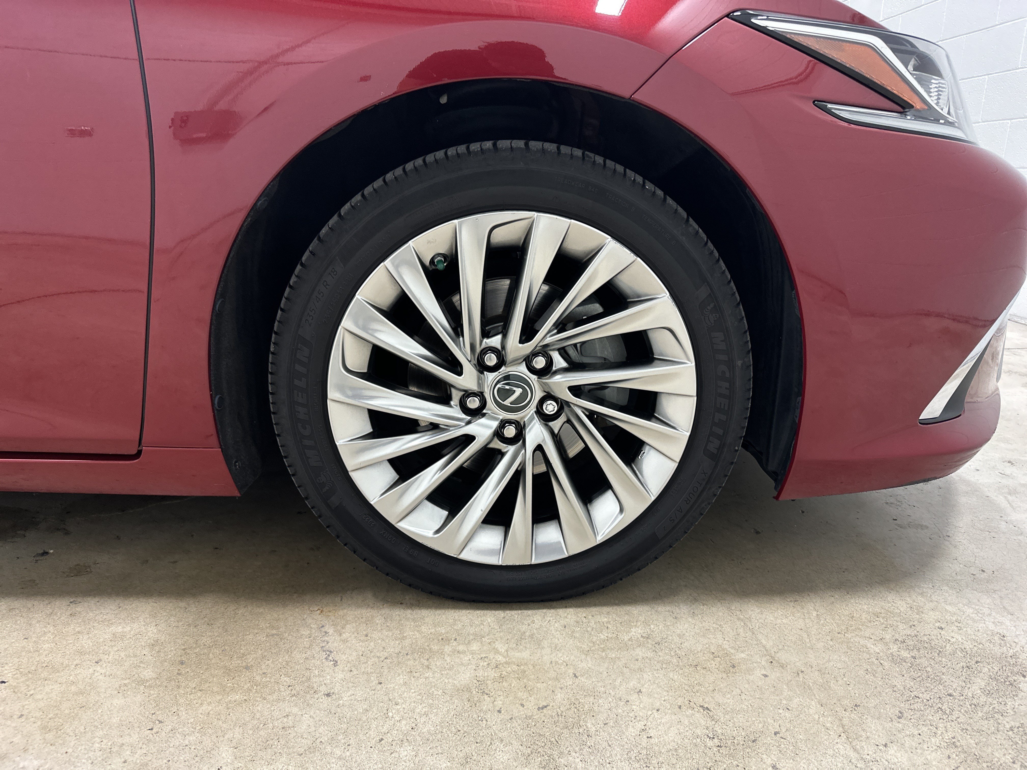 Used 2020 Lexus ES 350 Luxury w/ Accessory Package FWD image 13