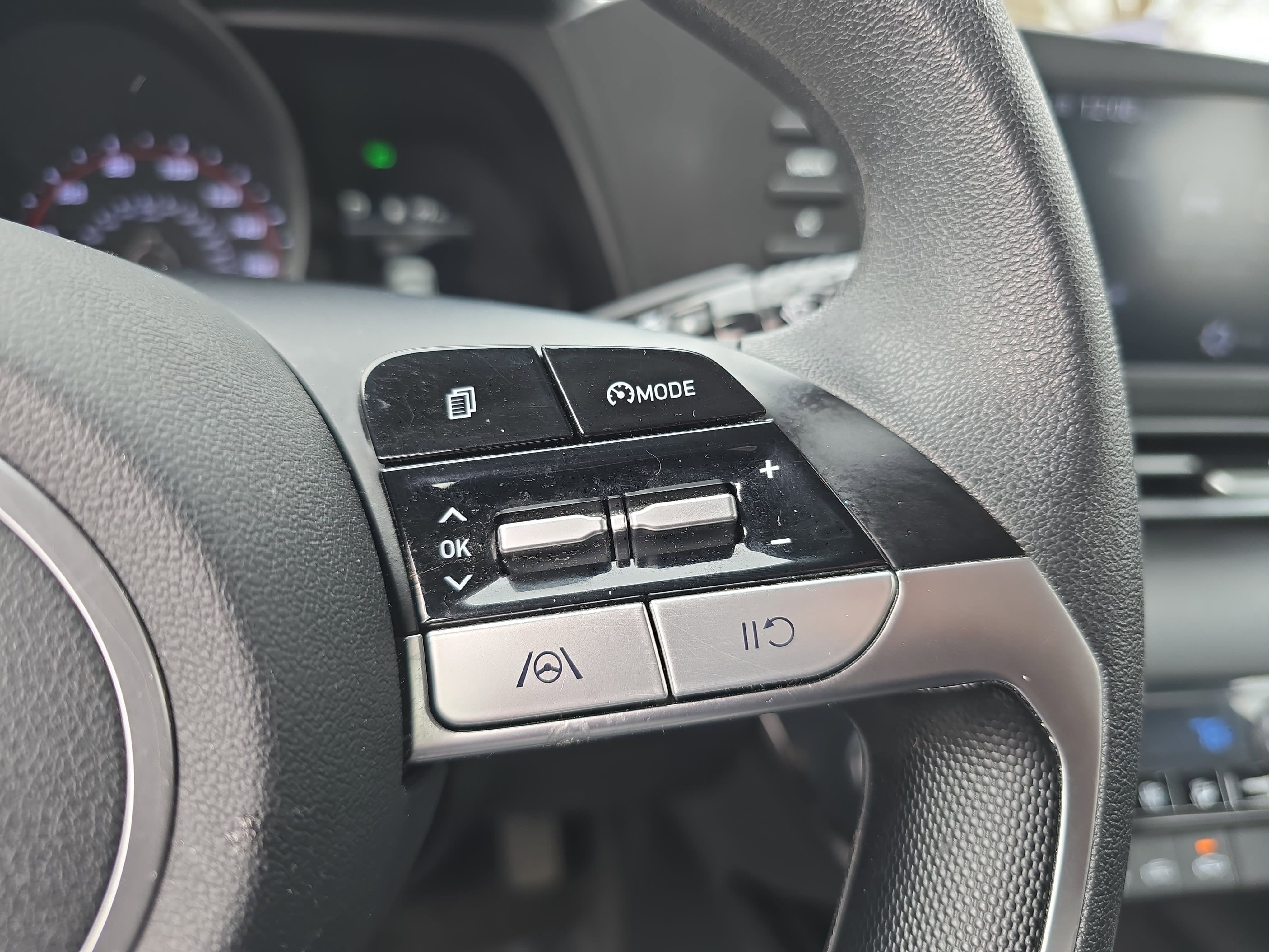 Used 2022 Hyundai Elantra SEL image 16