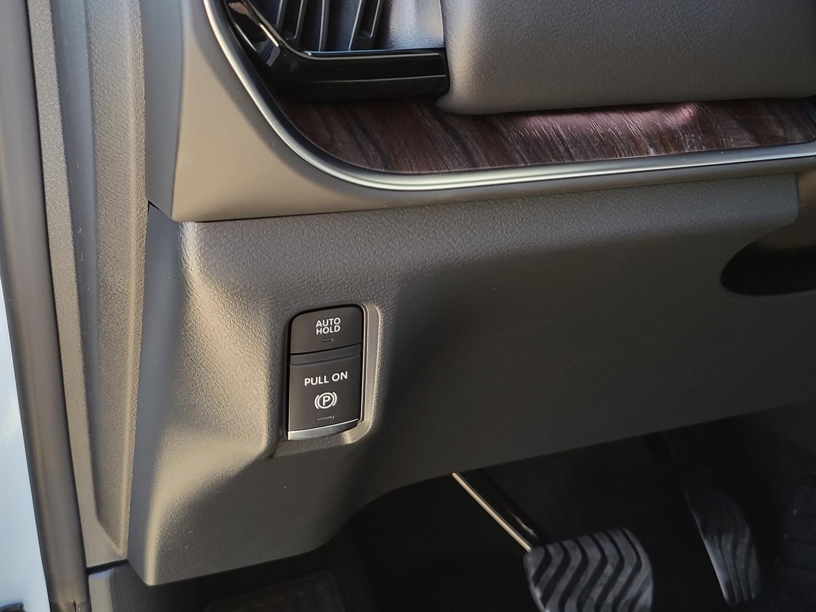 New 2026 Nissan Armada SL w/ Captain's Chari Seat Package RWD image 21