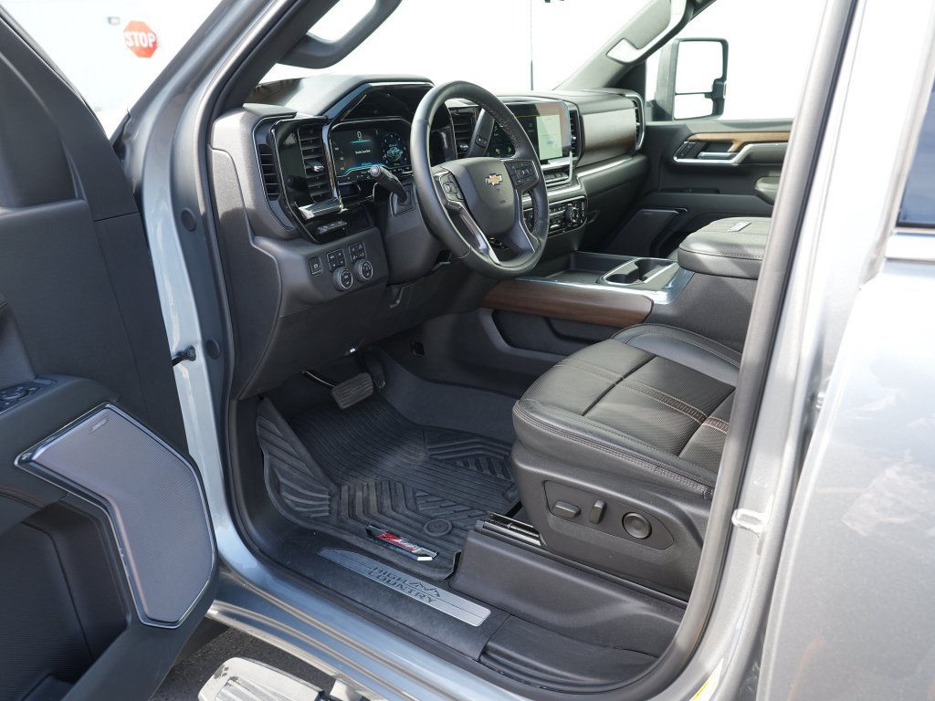 Certified 2024 Chevrolet Silverado 3500 High Country w/ High Country Premium Package AWD/4WD image 14