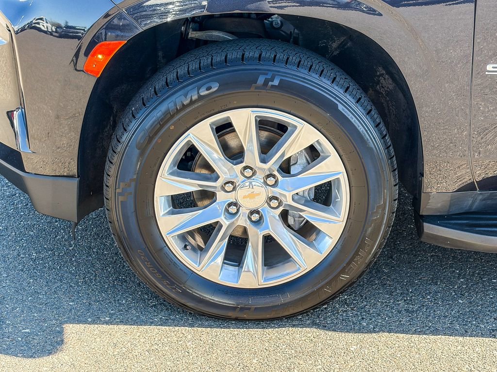 Used 2023 Chevrolet Suburban Premier image 14