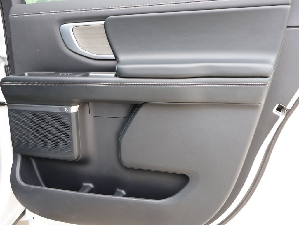 Used 2025 Ford Expedition Max Platinum AWD/4WD image 12