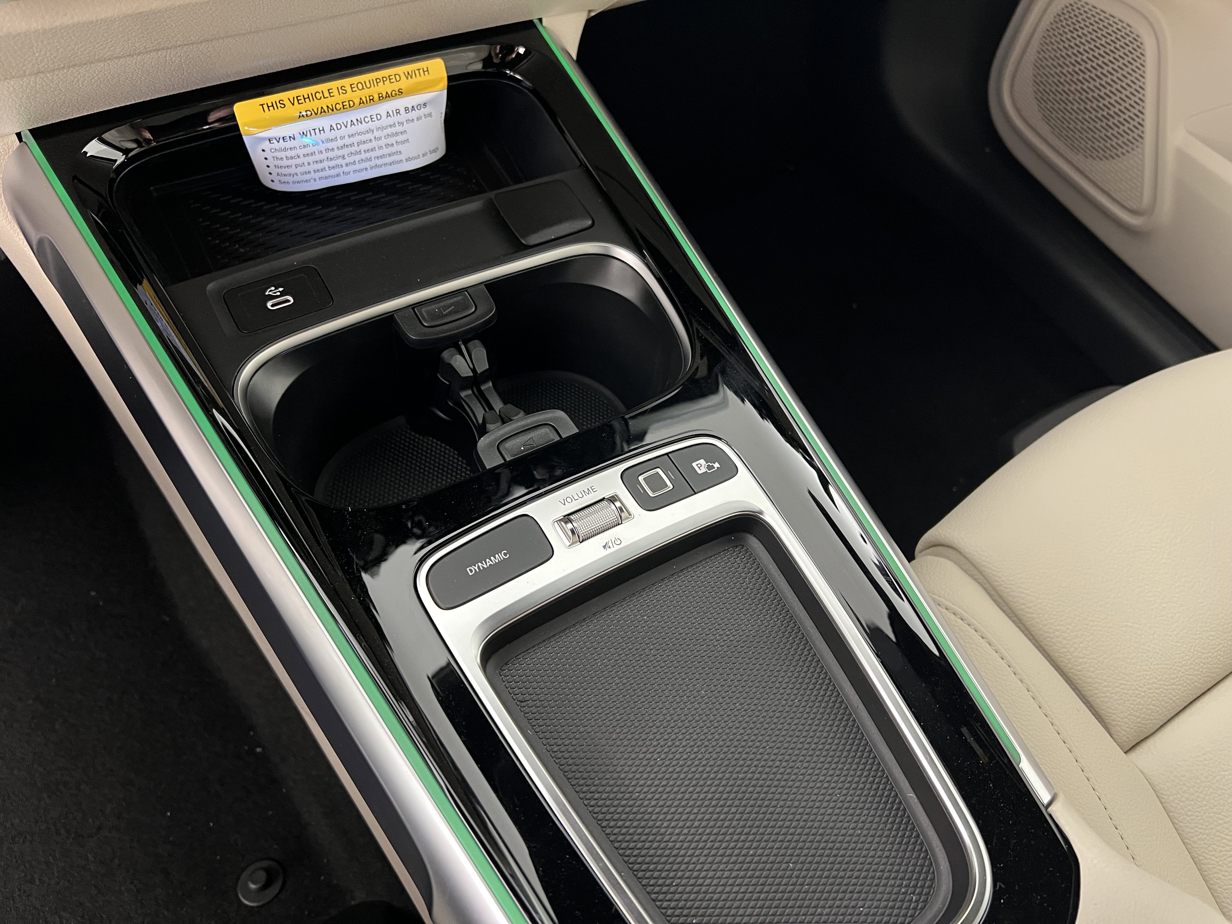 Used 2025 Mercedes-Benz GLB 250 4MATIC image 31