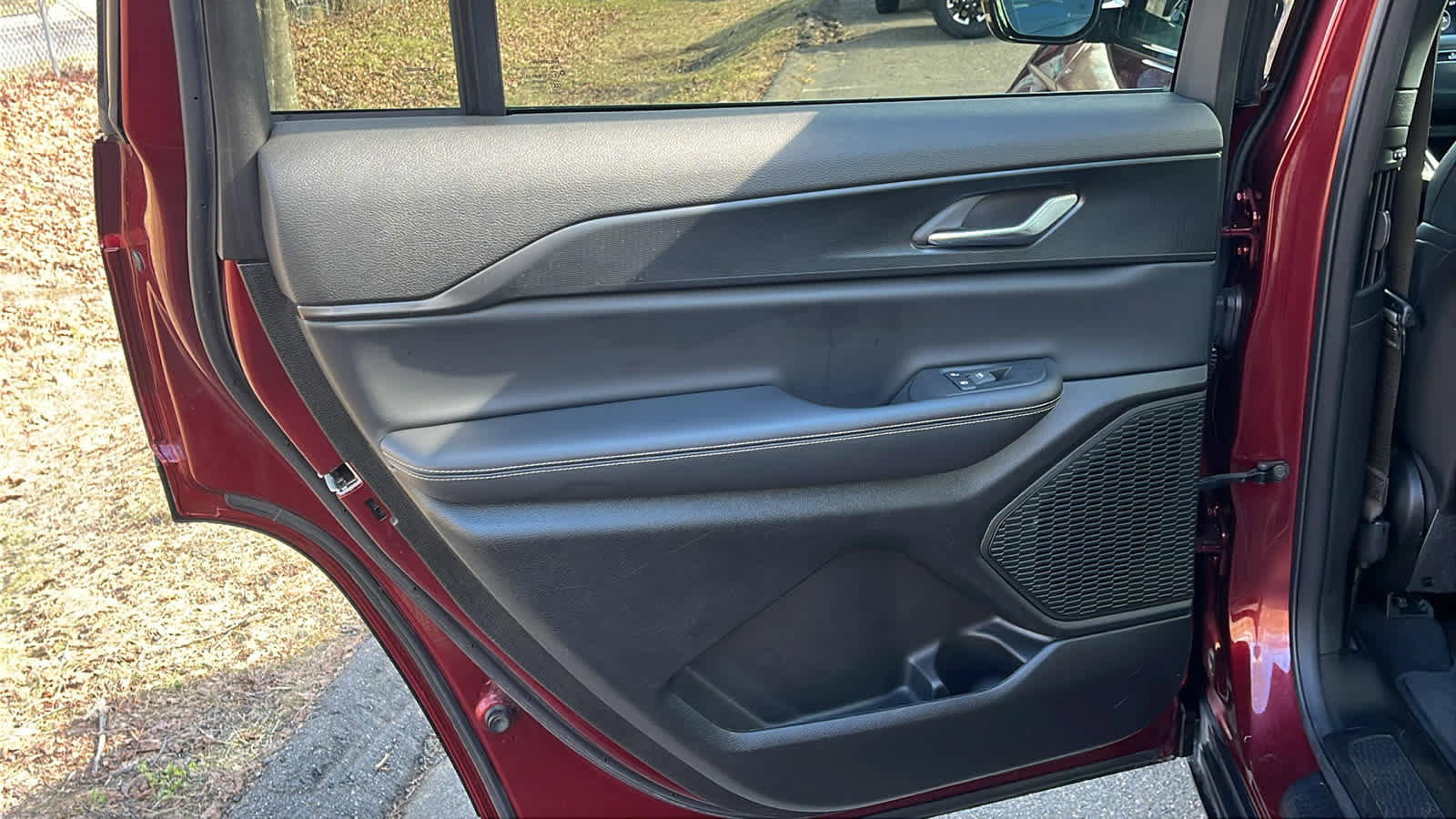 Certified 2025 Jeep Grand Cherokee L Altitude image 24