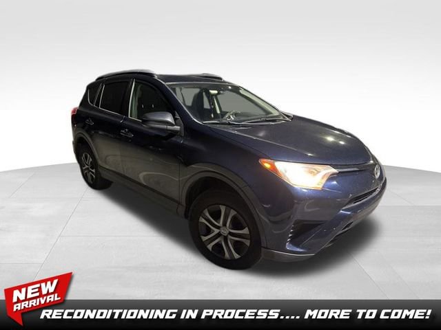Used 2017 Toyota RAV4 LE video 1